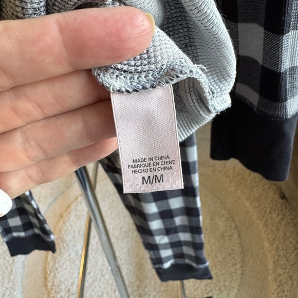 Victoria's Secret Plaid Pajamas Long Sleeve Long Pants Size Medium or Small - Picture 11 of 16